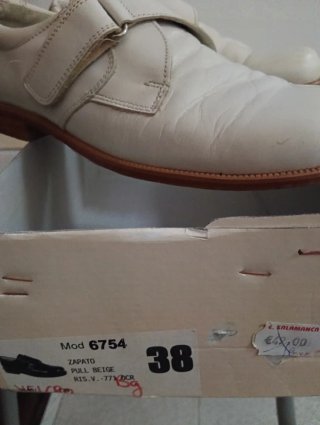 Zapatos beige de piel