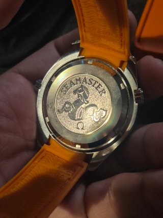 Reloj Omega Mod. Esfera Beige Bisel Negro