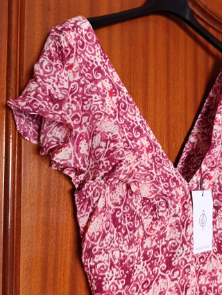 Top a estrenar Stradivarius Estampado Talla M