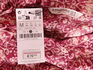 Top a estrenar Stradivarius Estampado Talla M