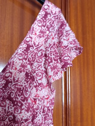 Top a estrenar Stradivarius Estampado Talla M