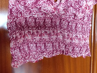 Top a estrenar Stradivarius Estampado Talla M
