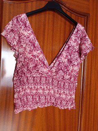 Top a estrenar Stradivarius Estampado Talla M