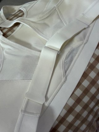 Top deportivo Nike blanco