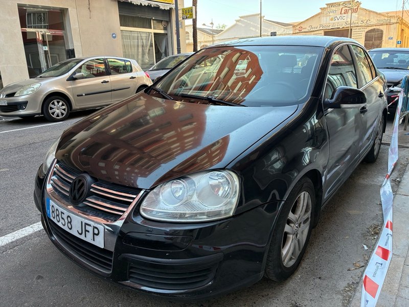 Volkswagen Jetta 2010 - foto 1