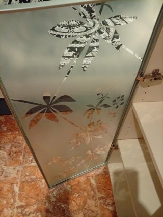Urge venta Estantería cristal y puerta blanca