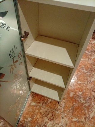 Urge venta Estantería cristal y puerta blanca
