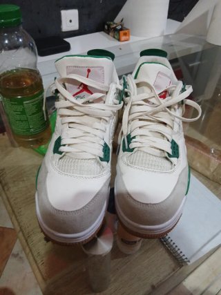 Jordan 4 Verde Blanco