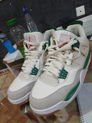 Jordan 4 Verde Blanco