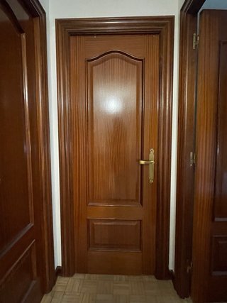 Puertas de madera maciza con cristal de espejo