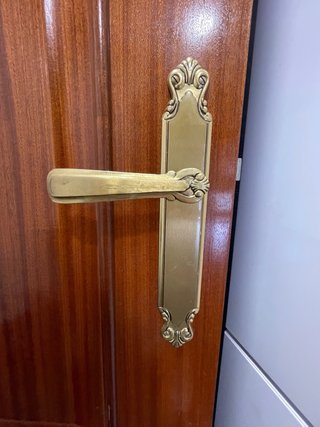 Puertas de madera maciza con cristal de espejo