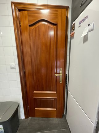 Puertas de madera maciza con cristal de espejo