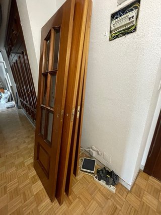 Puertas de madera maciza con cristal de espejo