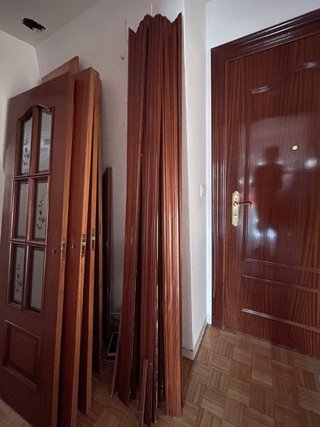 Puertas de madera maciza con cristal de espejo