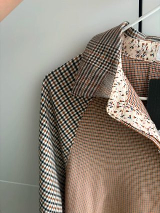 Camisa de cuadros beige y marrón