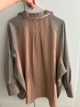 Camisa de cuadros beige y marrón