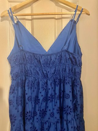 Vestido azul tirantes calado bordado T. L
