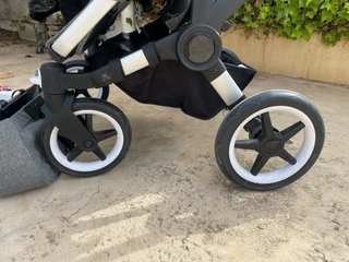 Carrito Gemelar Bugaboo Rojo y Gris 2sillas y cuco