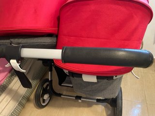 Carrito Gemelar Bugaboo Rojo y Gris 2sillas y cuco