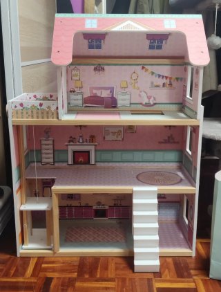 Casa de muñecas grande