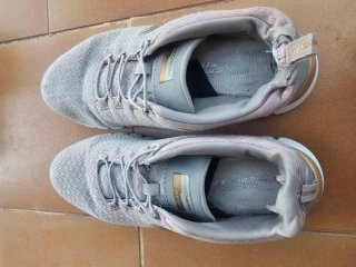 Zapatillas Skechers Gris y Rosa