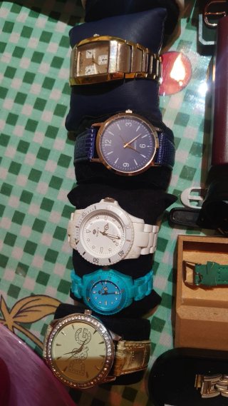 Lote 18 relojes de pulsera variados