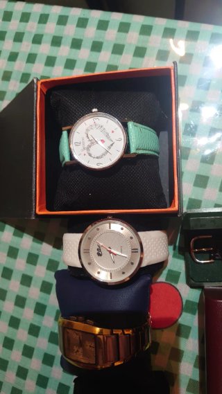 Lote 18 relojes de pulsera variados