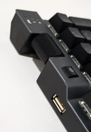 Teclado Gamer XPG Summoner RGB Cherry Blue