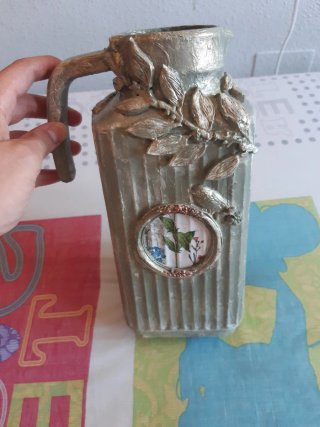 Jarra artesanal decorada