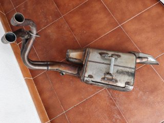 Escape Kawasaki ER6N de fábrica