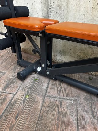 Banco de pesas y musculación