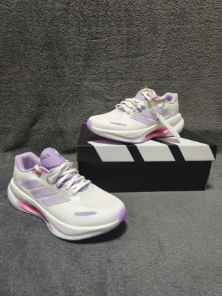 Deportivas Adidas Blancas y Moradas