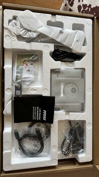 MSI MAG 274QRF QD E2 - 27" 1440p 180Hz Como nuevo