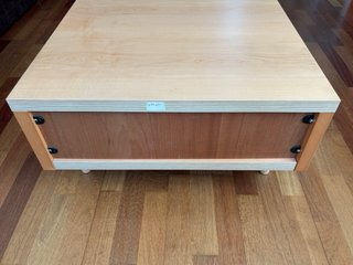 Cajónera bajo de madera