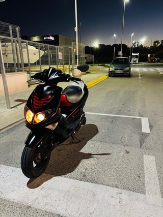 Peugeot Speedfight 2 Negro/Rojo