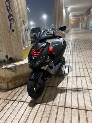Peugeot Speedfight 2 Negro/Rojo