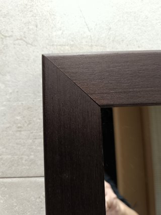 Espejo marco de madera hecho por carpintero