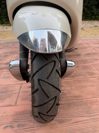 Aprilia Compay 125cc Scooter Beige.