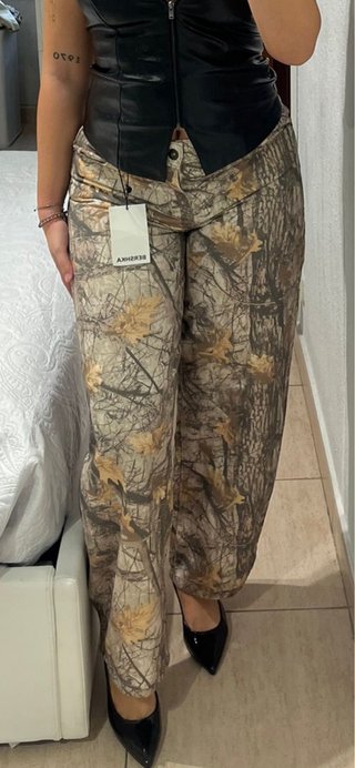Pantalón estampado Bershka