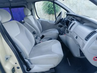 Opel Vivaro 2.5 CDTI 8 plazas