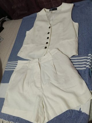 Vestido Zara blanco con cinturón
