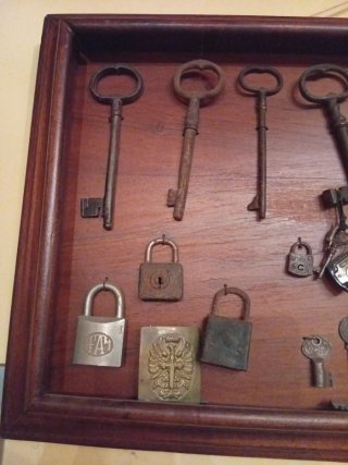 Cuadro decorativo con llaves antiguas