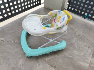 Tacatá y Silla Automática Bebé