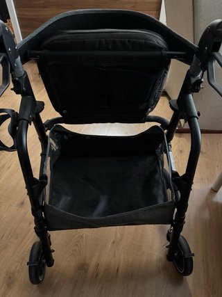 Andador Playcare con asiento y carrito bolsa