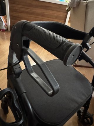 Andador Playcare con asiento y carrito bolsa