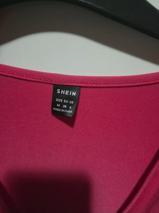 Body fucsia SHEIN manga larga