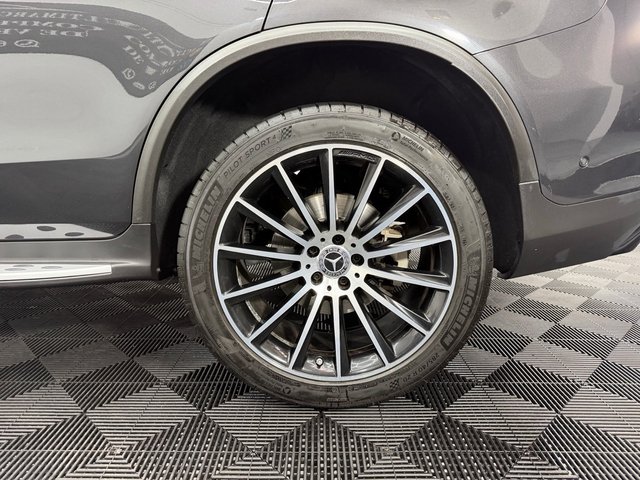 Mercedes-Benz GLC Coupé 2021 300de 306cv AMG LINE