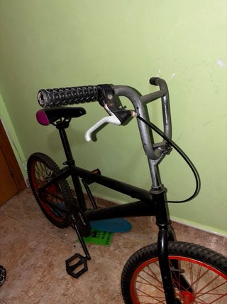 Bicicleta BMX Negra