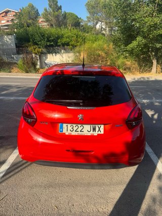 Peugeot 208 110 CV 2017 | Correa cambiada | 95.000