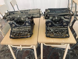Máquina de escribir Hispano-Olivetti M40